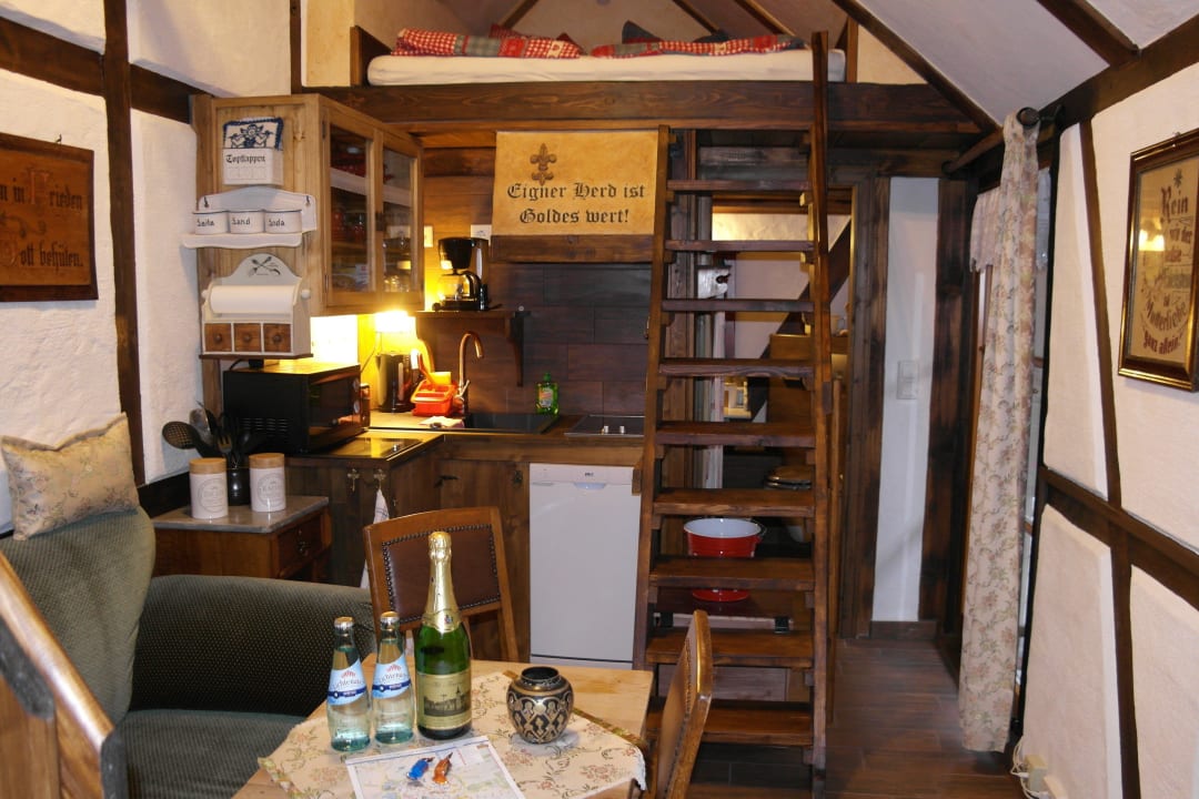 Wohnraum mit Hochbetten Apartment Altes Hinterhäusel