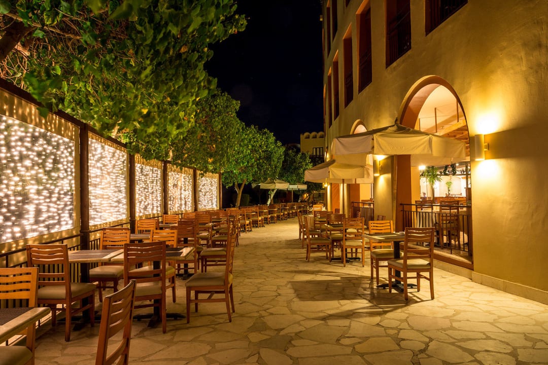 Schöner Außenbereich zum Verweilen Hotel Three Corners Ocean View prestige - Adults only