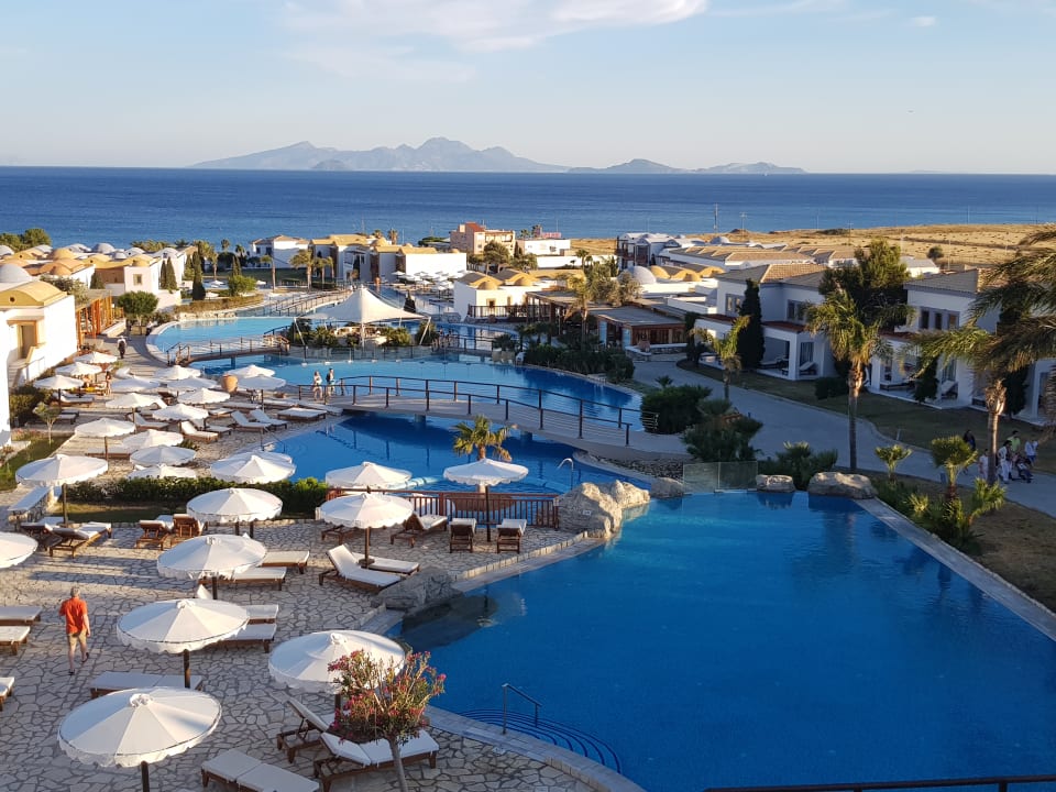 Außenansicht Mitsis Selection Blue Domes