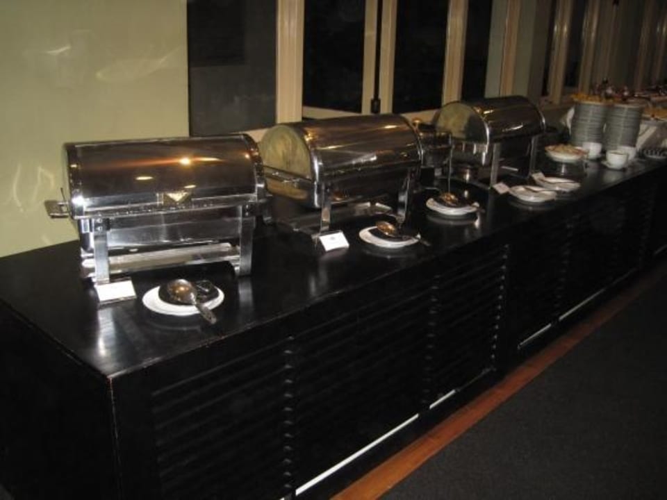 Dinner  Mermaid Hotel & Club