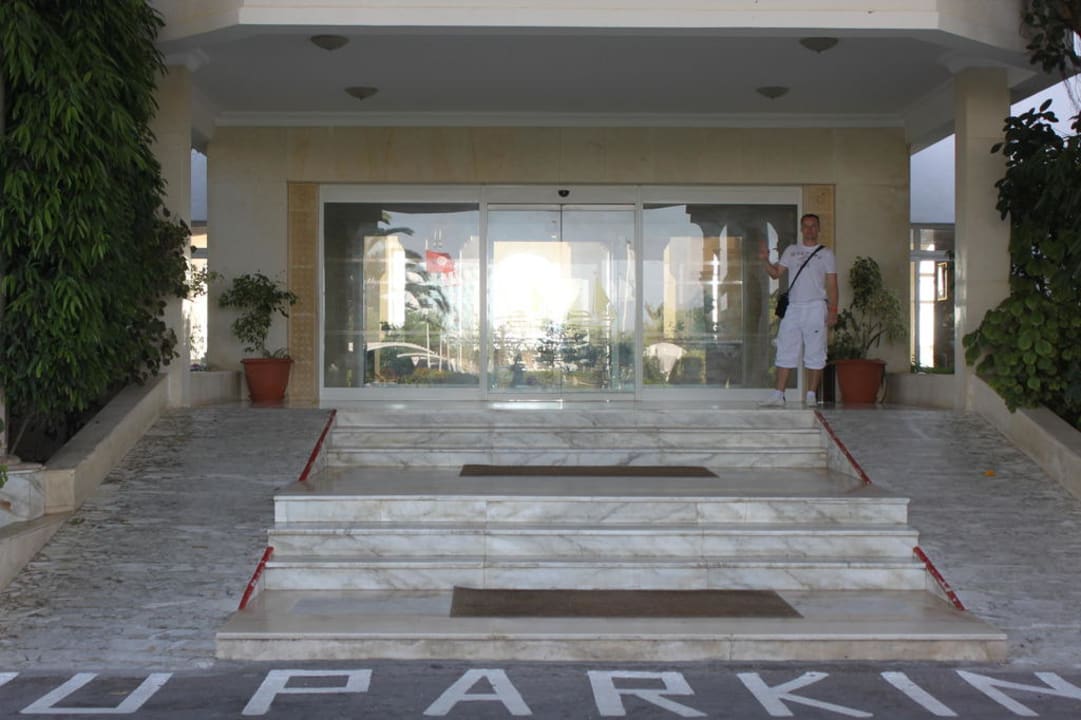 Eingang Hotel El Mouradi Mahdia