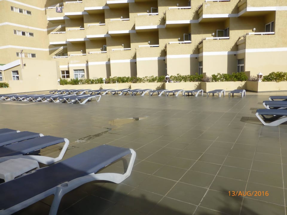 Sonnenterrase mit nur zwei Duschen Be Live Tenerife - Adults only