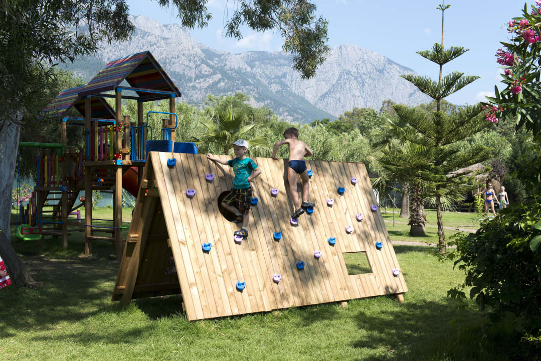 Kids World Armas Gül Beach