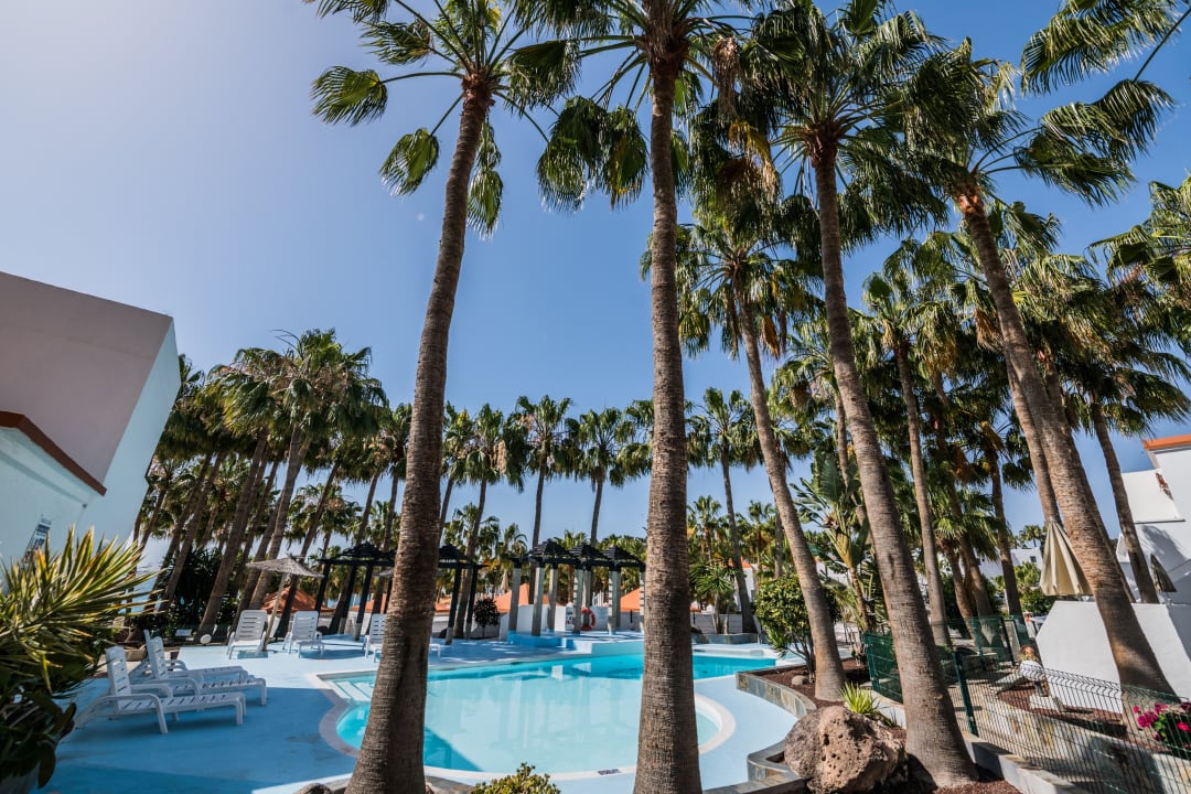 Pool Bahia Calma Beach