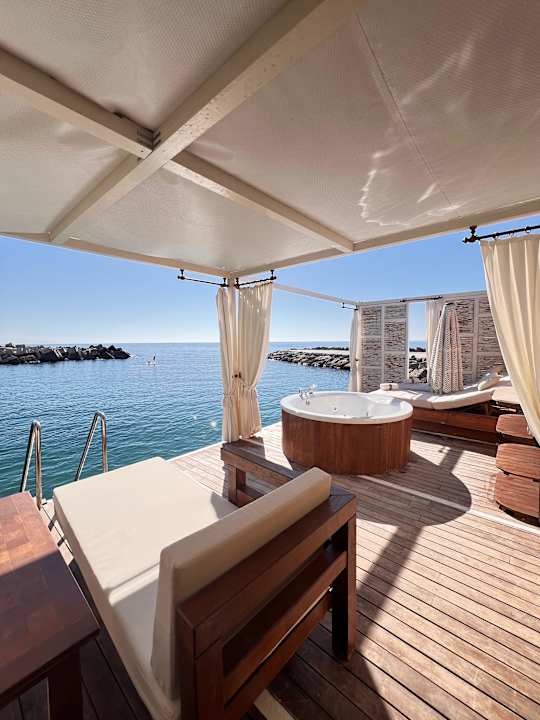 Strand Rubi Platinum Sign