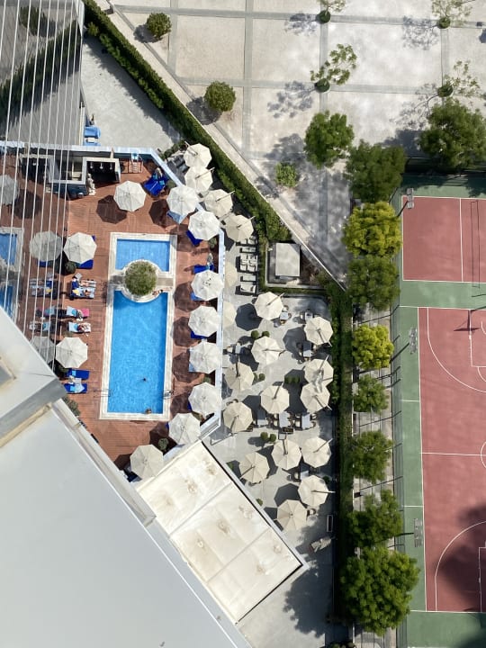 Pool Tryp by Wyndham Dubai