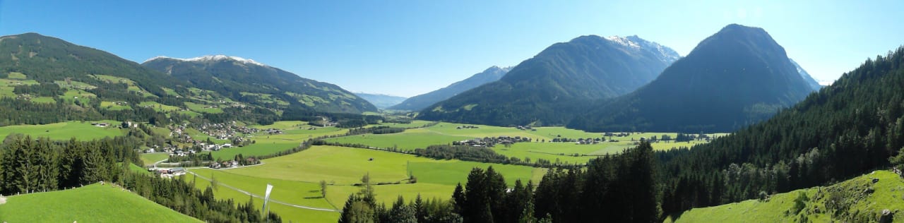 Blick ins Salzachtal  Gasthof & Landhaus Friedburg
