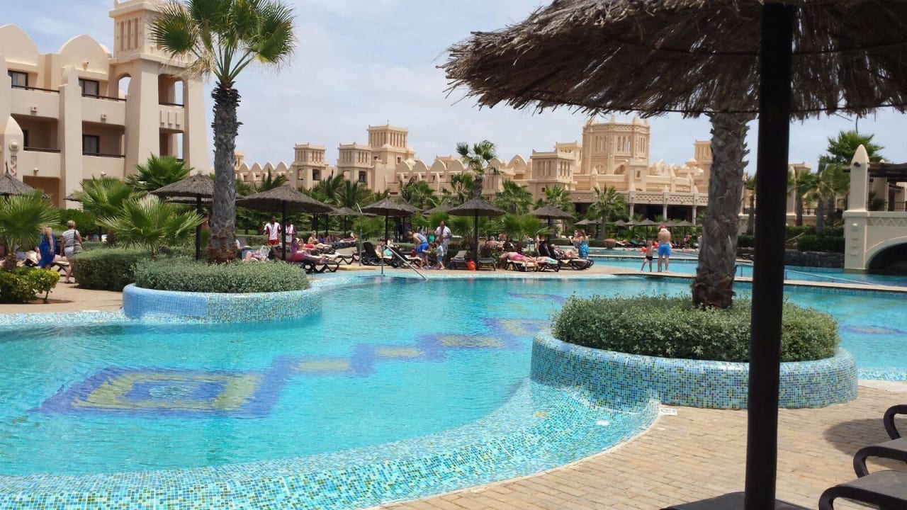 Pool bei Sonne Hotel Riu Touareg