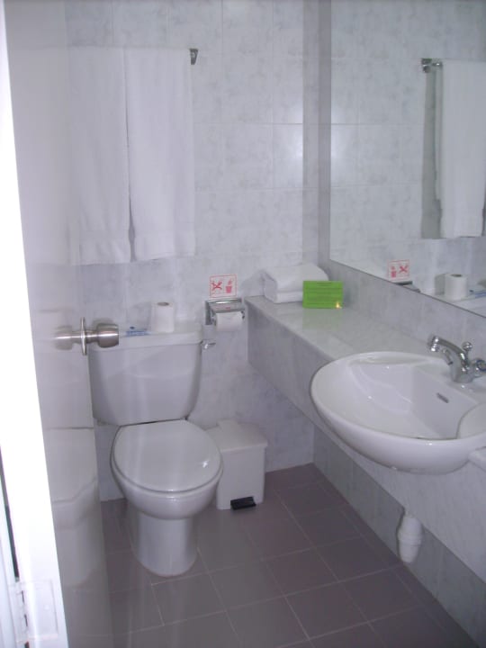 Badezimmer Crystal Springs Beach Hotel