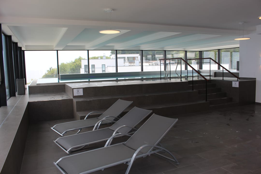 Pool FIRST Sellin - Luxus-Appartements