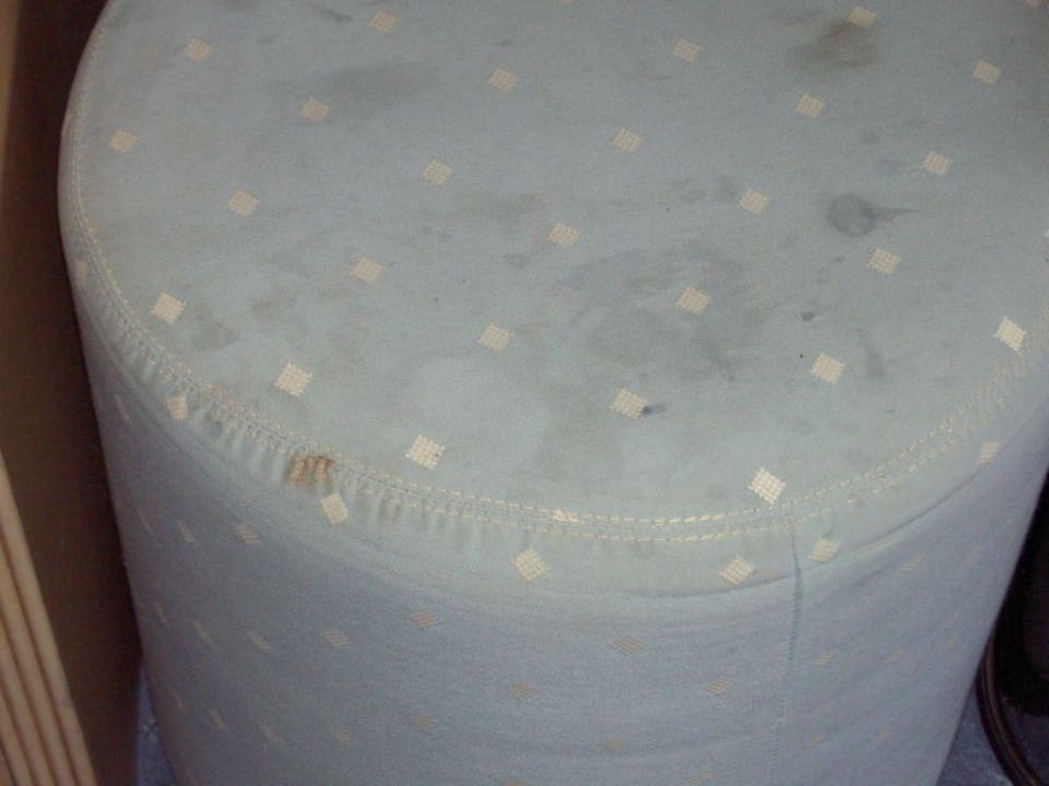 Unser Hocker auf dem Zimmer im Haupthaus Hotel El Mouradi Djerba Menzel