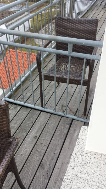 Nachbars Balkon, super Sitzmöbel AKZENT Strandresidenz Villa Verdi