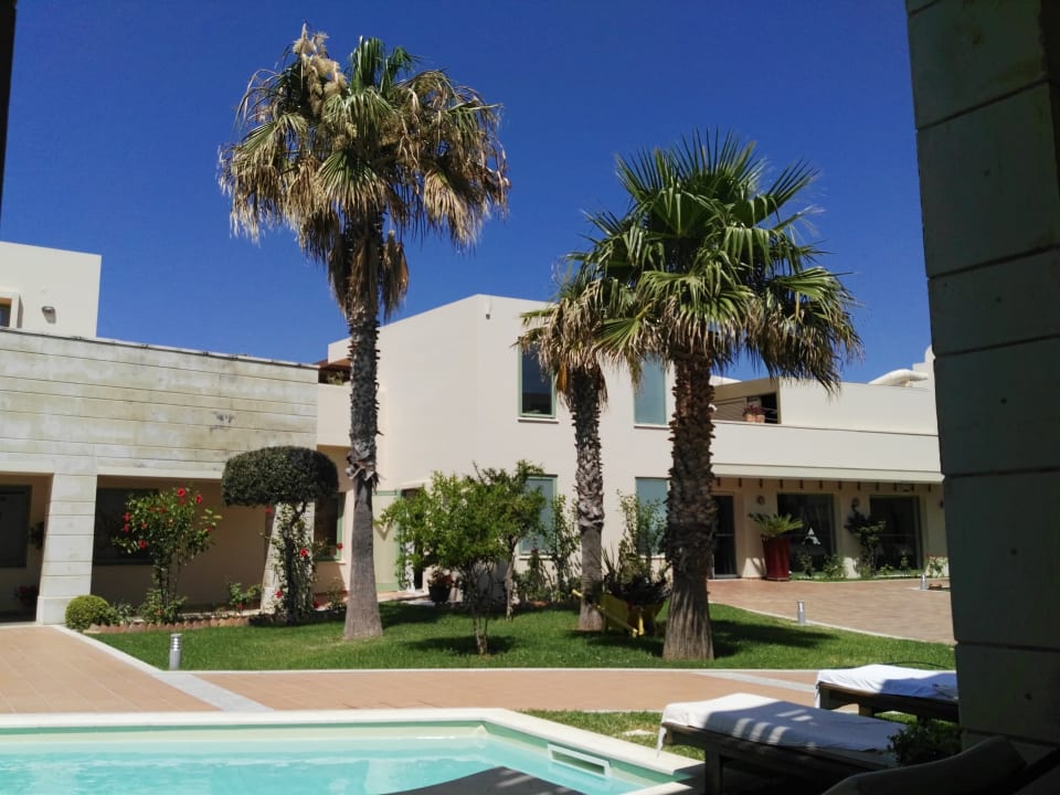 Gartenanlage Giannoulis - Grand Bay Beach Resort