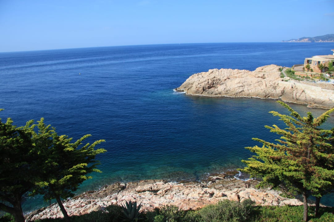 Schönes blaues Meer  Eden Roc Hotel & Spa by Brava Hoteles