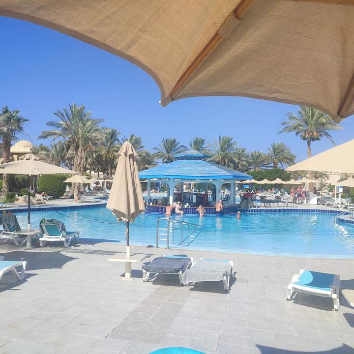 Pool Serenity Alpha Beach