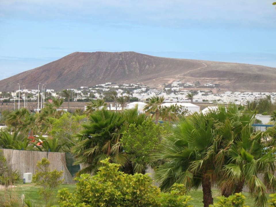 Garten und Hausvulkan Hotel THB Tropical Island