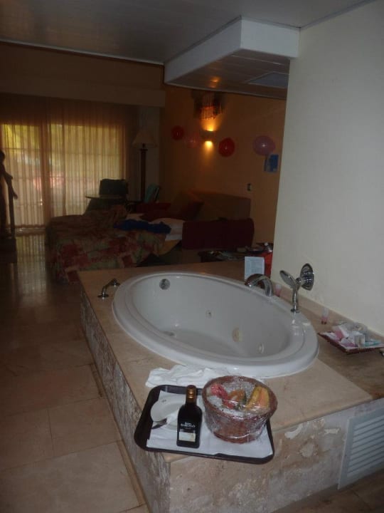 Whirlwanne im Wohnzimmer Hotel Grand Palladium Palace Resort, Spa & Casino