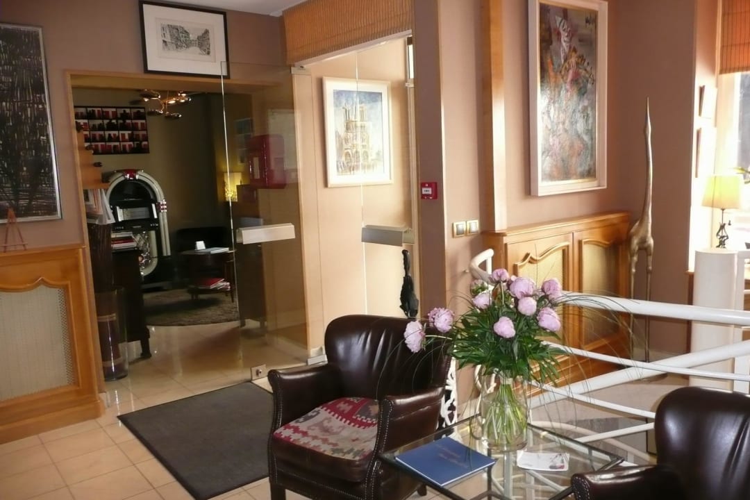 Herzlich willkommen! Hotel des Arts Montmatre