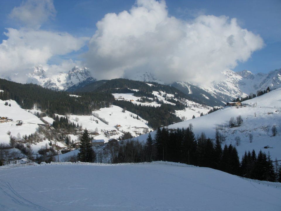 Blick vom Balkon Hüttendorf Maria Alm