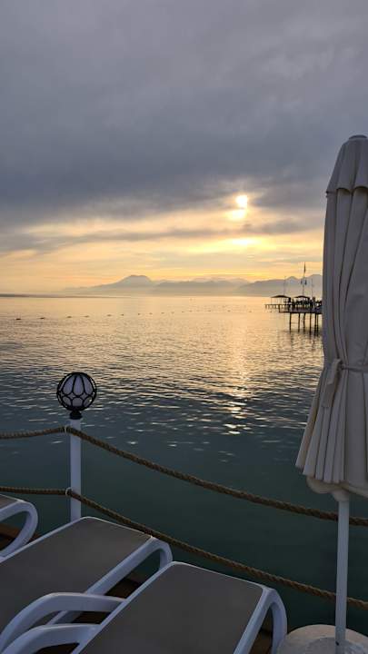 Strand Saturn Palace Resort Hotel