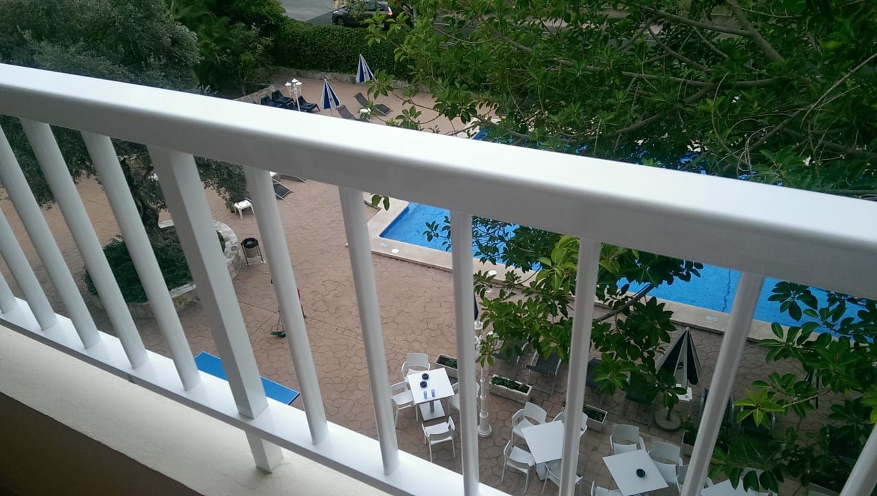 Ausblick vom Balkon zum Pool THB Dos Playas - Adults only