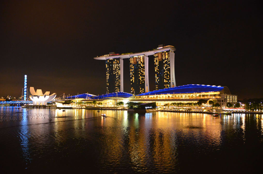 Vom Balkon aus auf das Marina Bay Sands The Fullerton Bay Hotel Singapore