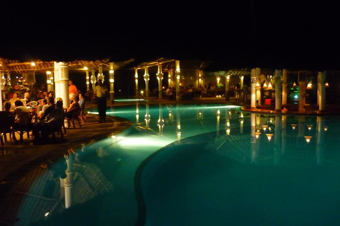 Nach dem Dinner Neptune Village Beach Resort & Spa