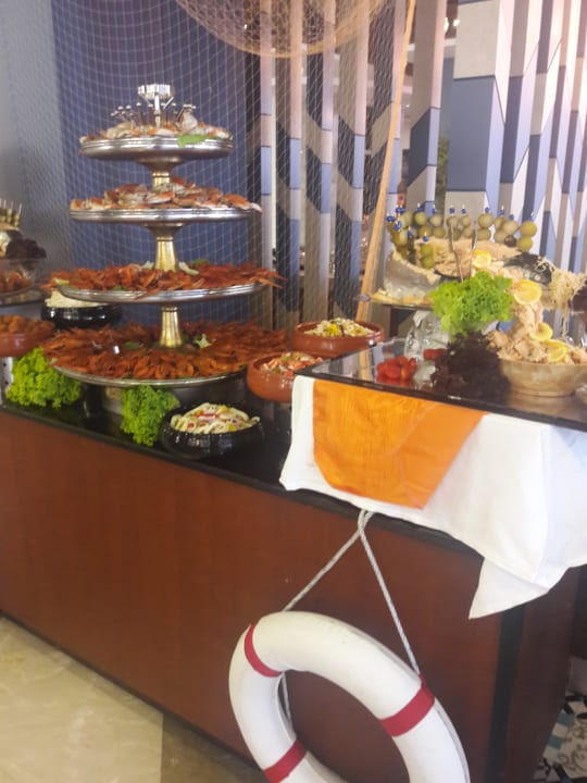 Gastro Saturn Palace Resort Hotel