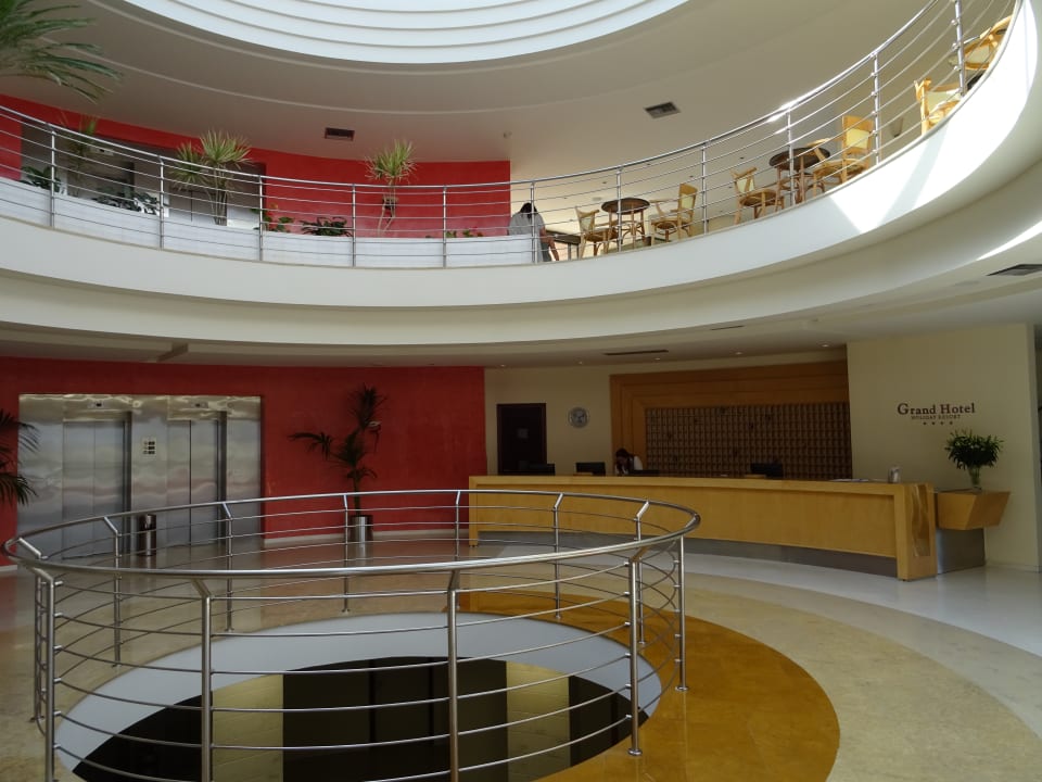 Lobby Grand Hotel Holiday Resort