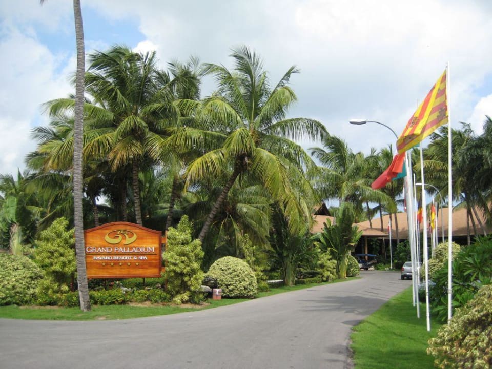 Hotelzufahrt Grand Palladium Select Bávaro Resort & Spa