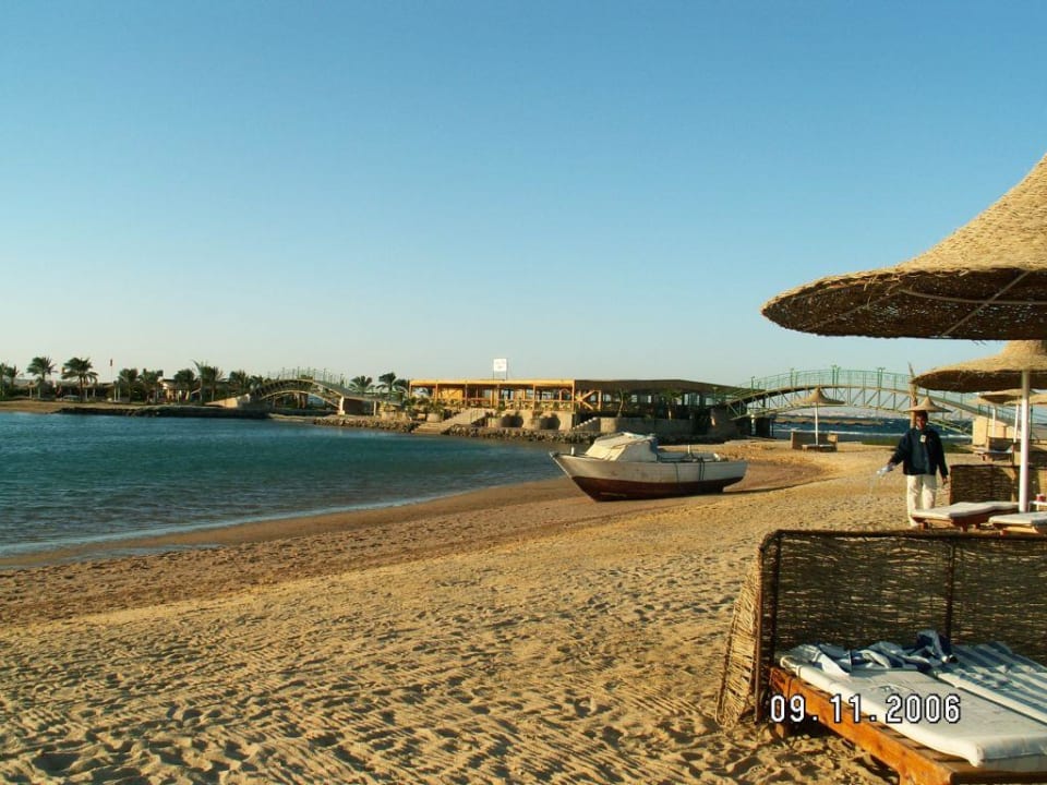 Lagune mit Bar Desert Rose