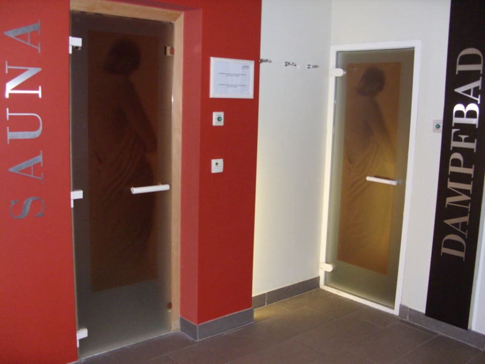 Wellnessbereich - finnische Sauna und Dampfsauna Lindner Hotel Vienna Am Belvedere, part of JdV by Hyatt