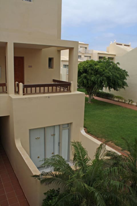 Schlafzimmerterrasse im Erdgeschoss des Bungalow Hotel Riu Oliva Beach Resort