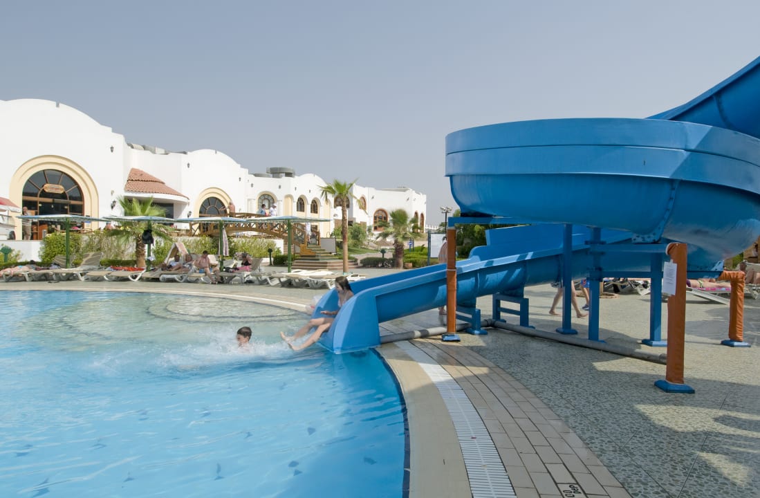 Pool Dreams Vacation Resort