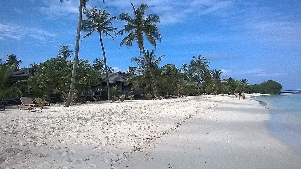 Strand vor O-Beach-Villen Kuredu Island Resort & Spa