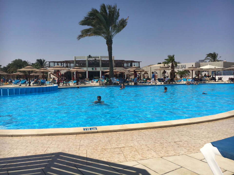 Pool Aladdin Beach Resort