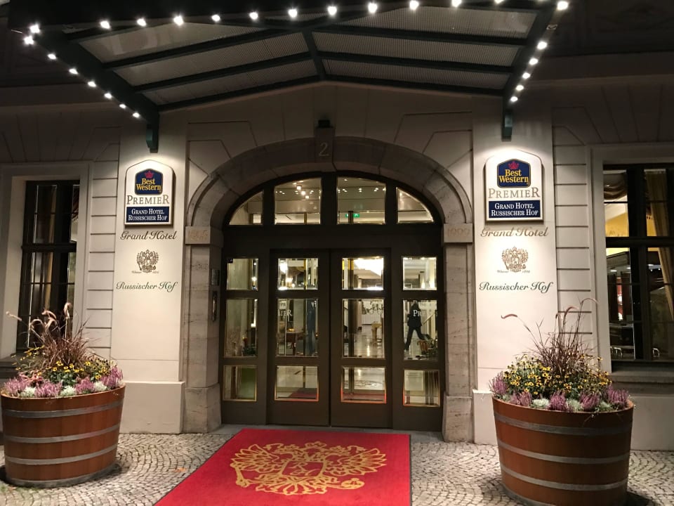 Hoteleingang Best Western Premier Grand Hotel Russischer Hof