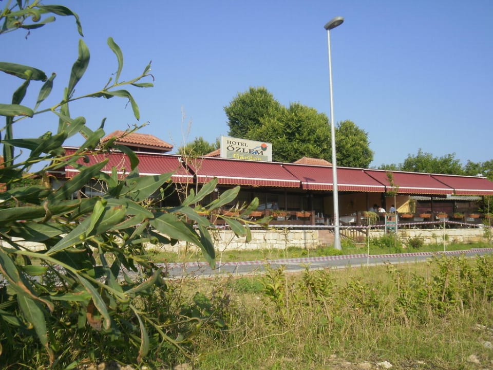 Vom Strand aus gesehen Özlem Garden Hotel