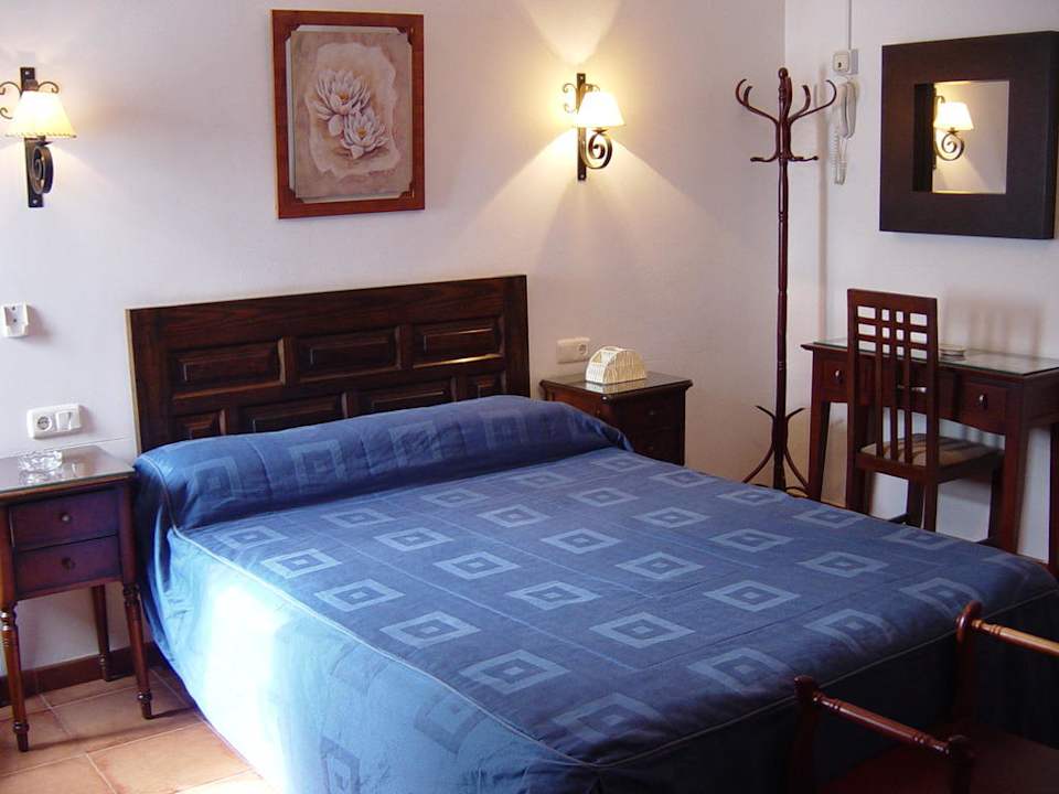 Habitacion matrimonial Hostal Colon Antequera
