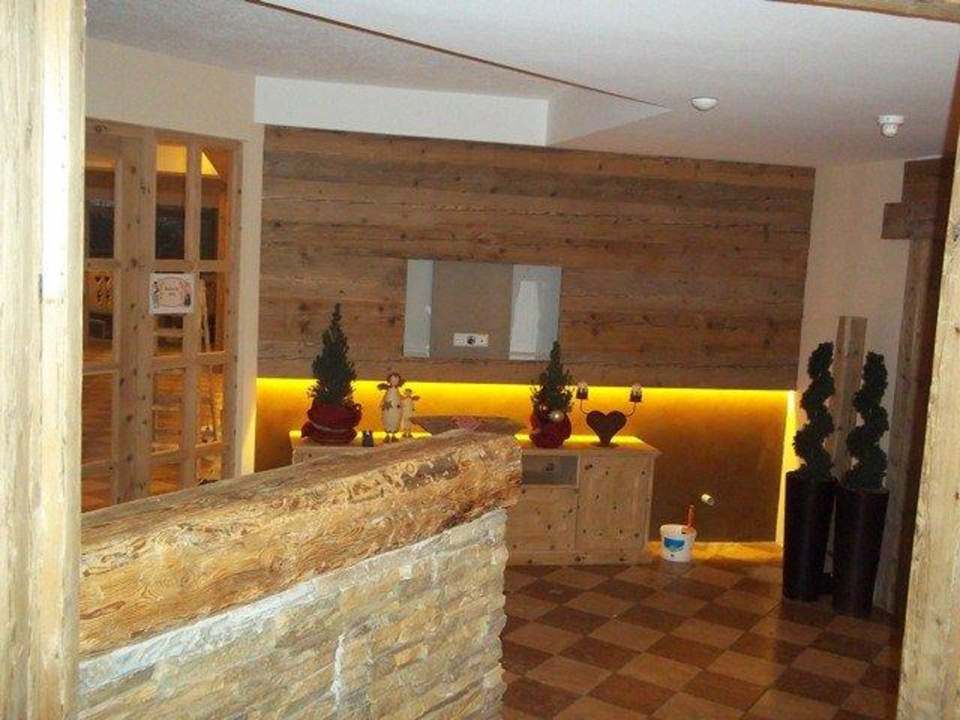 Eingangsbereich im renoviertem Wellnesbereich  - top Alphotel Tyrol