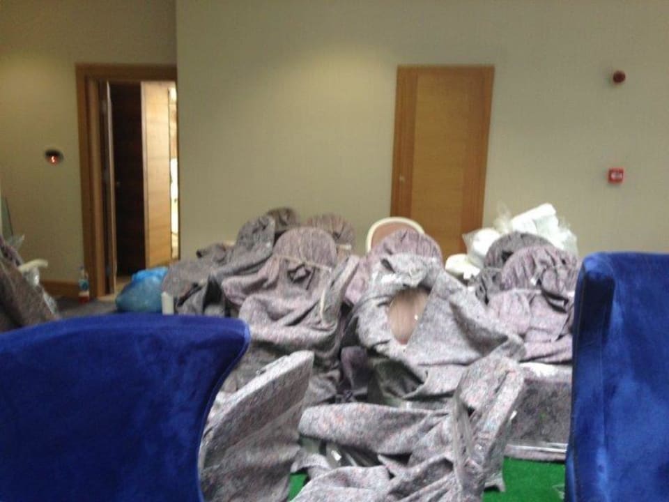 Gang vor unseren Zimmer Port Nature Luxury Resort & Spa