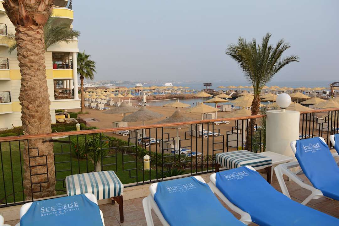 Pool area SUNRISE Holidays Resort (Adults Only)