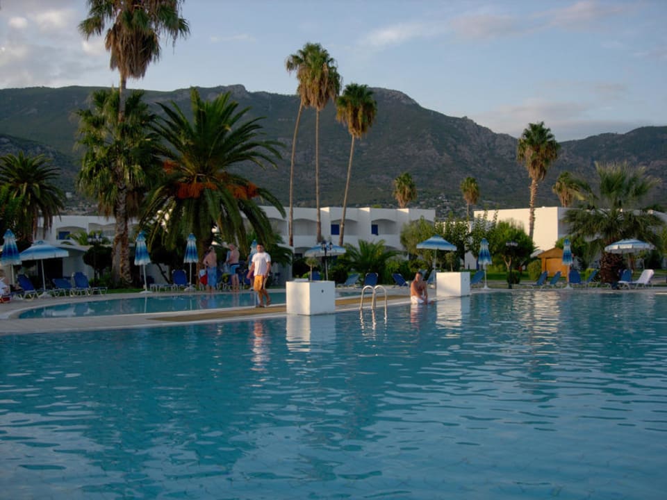 Basen  Hotel Kinetta Beach