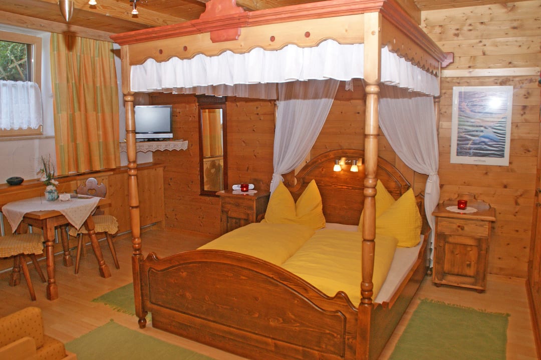 Schlafzimmer in der Ferienwohnung für 2-4 Personen Gästehaus Neumayer