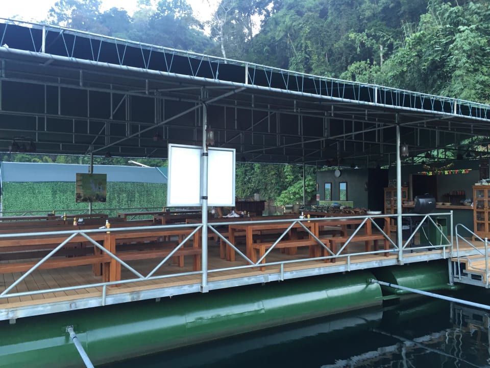 Restaurantplattform Elephant Hills Rainforest Camp