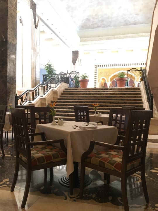 Gastro Serenity Alpha Beach