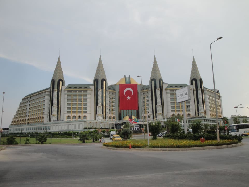 Flagge anlässlich Nationalfeiertag Hotel Delphin Imperial