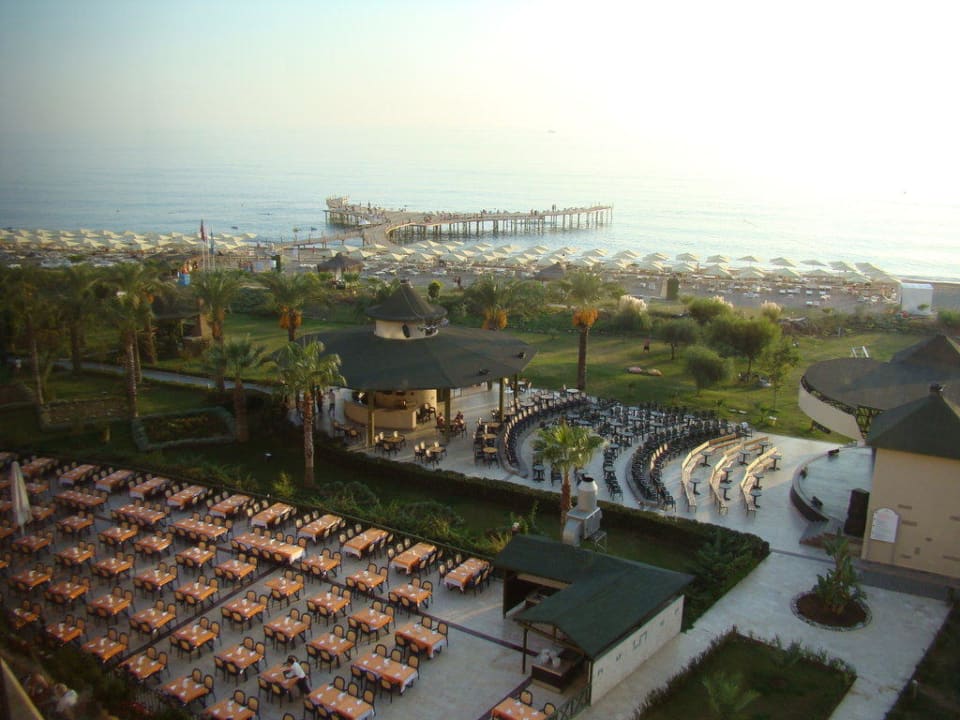 Freilicht-Restaurant -in Hintergrund - Lyra-Stran Selectum Family Comfort Side