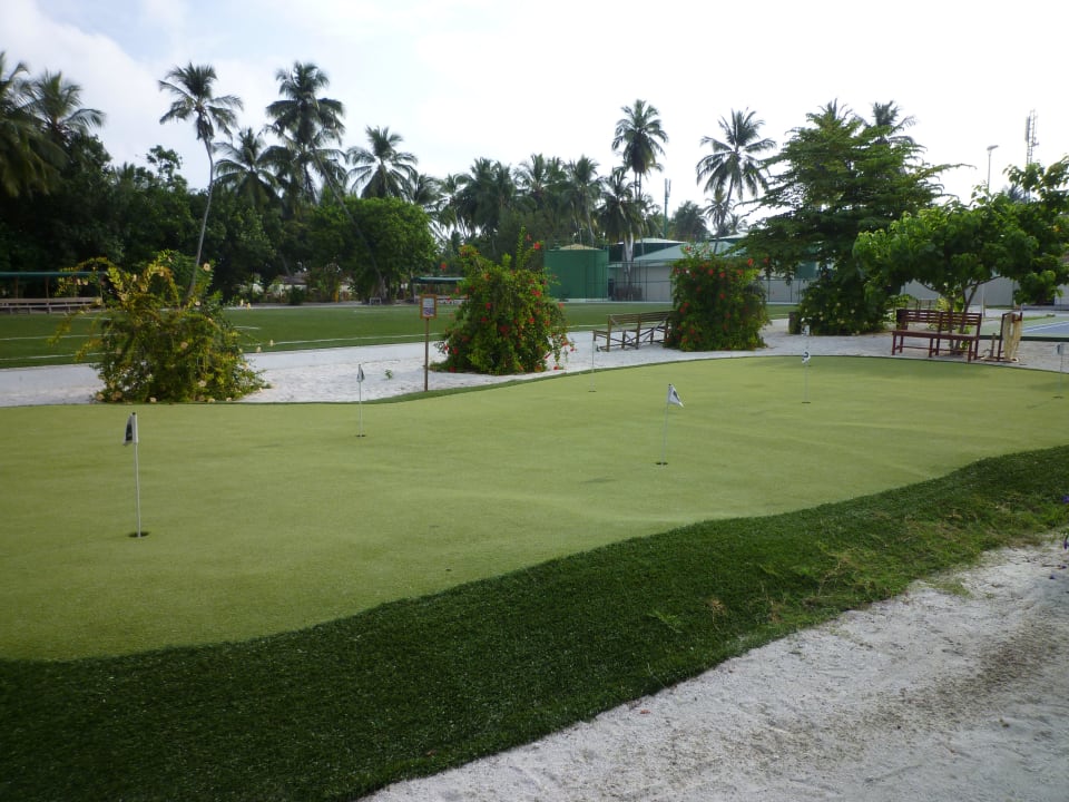 Golfplatz Vilamendhoo Island Resort & Spa