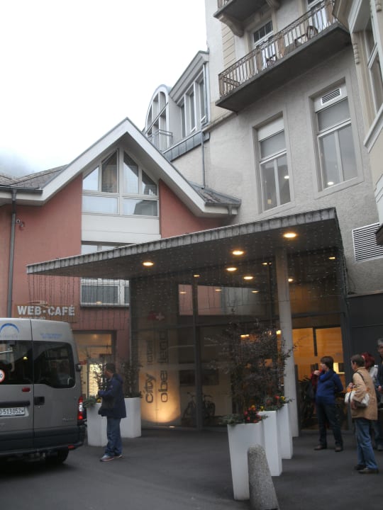 Eingang City Hotel Oberland The HEY HOTEL